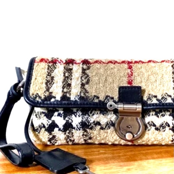 Burberry Boucle Housecheck Wristlet / Clutch - Picture 6 of 16
